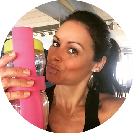 Michaela holding her pink GlassShaker